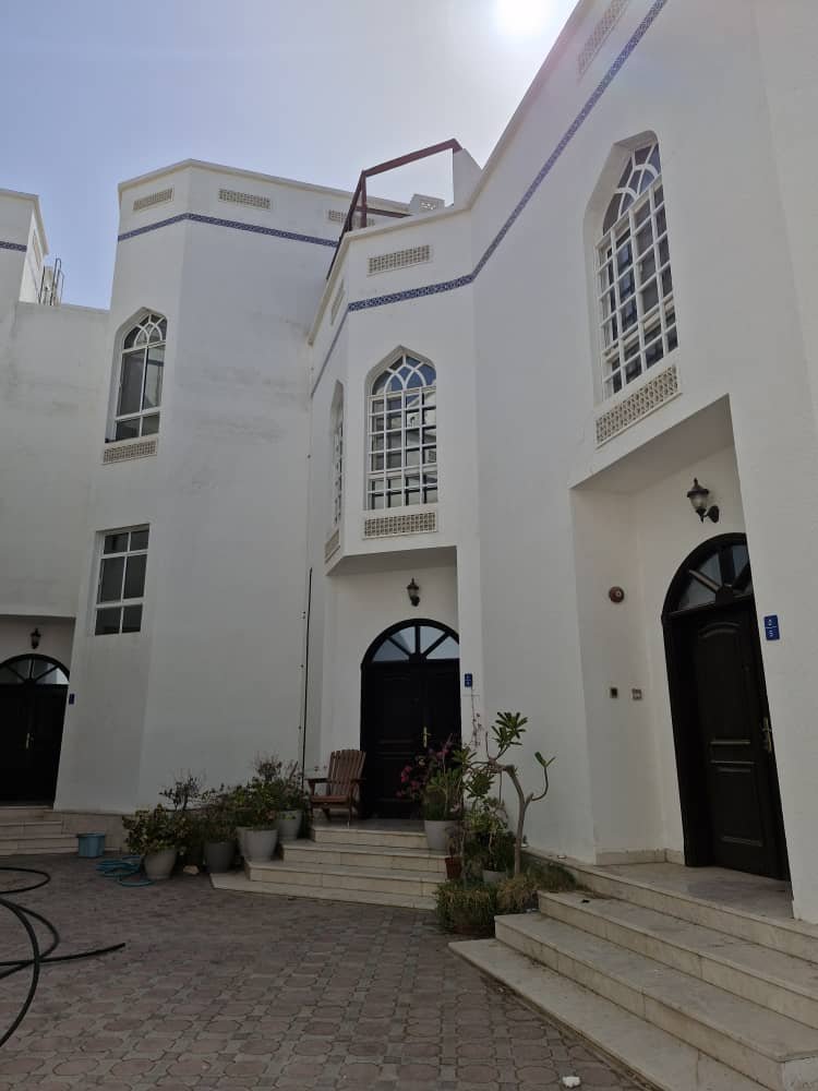 Spacious 4-Bedroom Villa for Rent in Qurum | UMV13